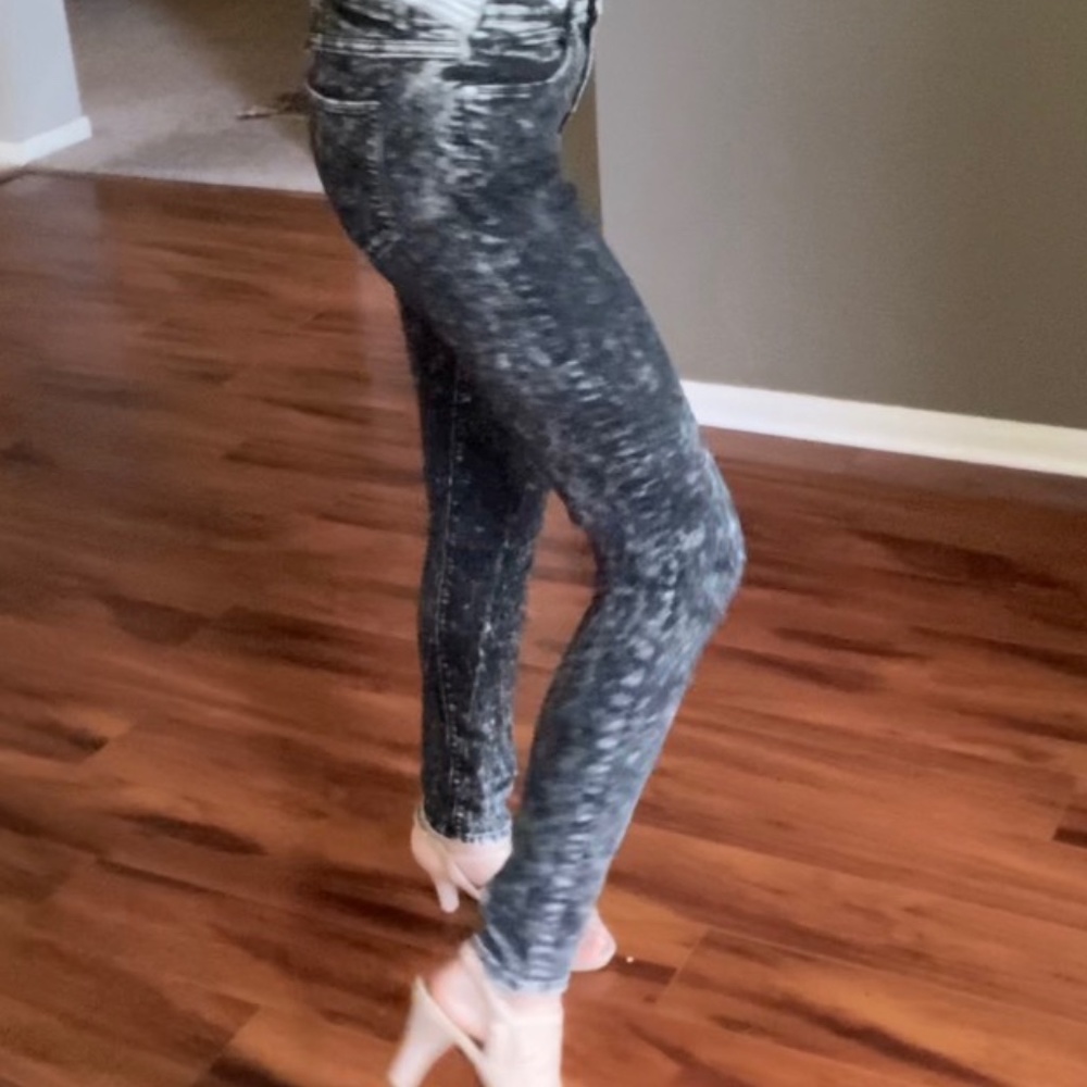 HighWaist Artsy Acid Wash Skinny Stretchy jeans